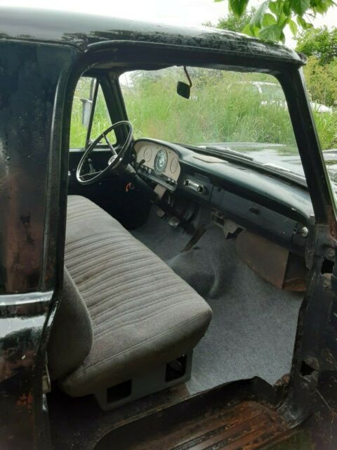 Ford F-100 1961 image number 2
