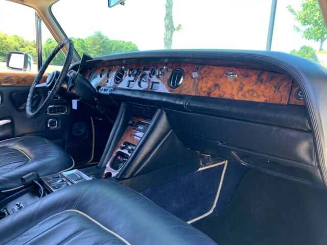 Rolls-Royce Silver Shadow 1972 image number 35