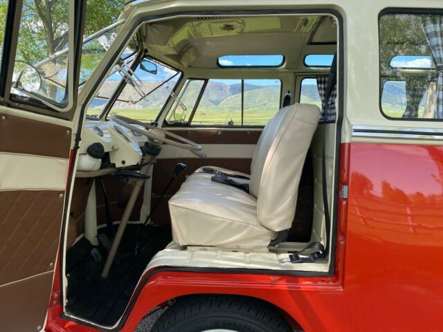 Volkswagen Bus/Vanagon 1974 image number 12