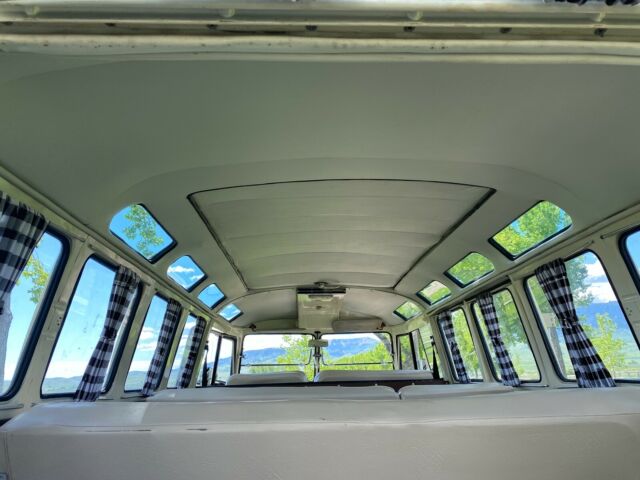 Volkswagen Bus/Vanagon 1974 image number 39