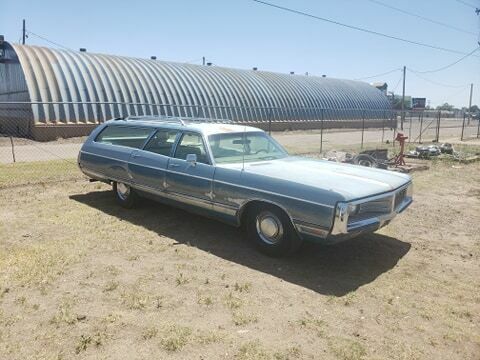 Chrysler Town & Country 1972 image number 20