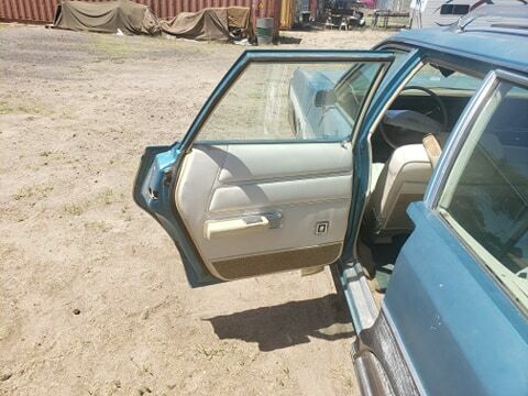 Chrysler Town & Country 1972 image number 30