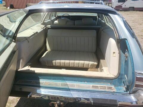 Chrysler Town & Country 1972 image number 32