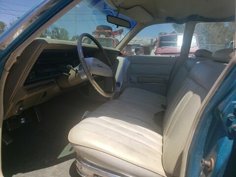 Chrysler Town & Country 1972 image number 37