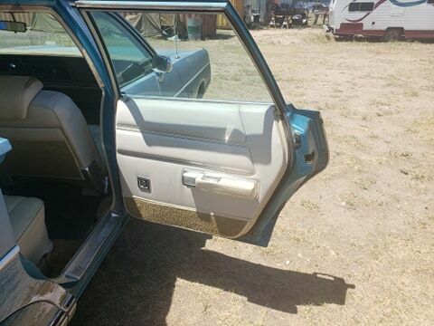 Chrysler Town & Country 1972 image number 8