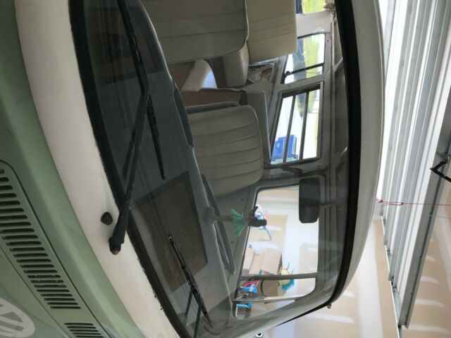 Volkswagen Bus/Vanagon 1971 image number 7
