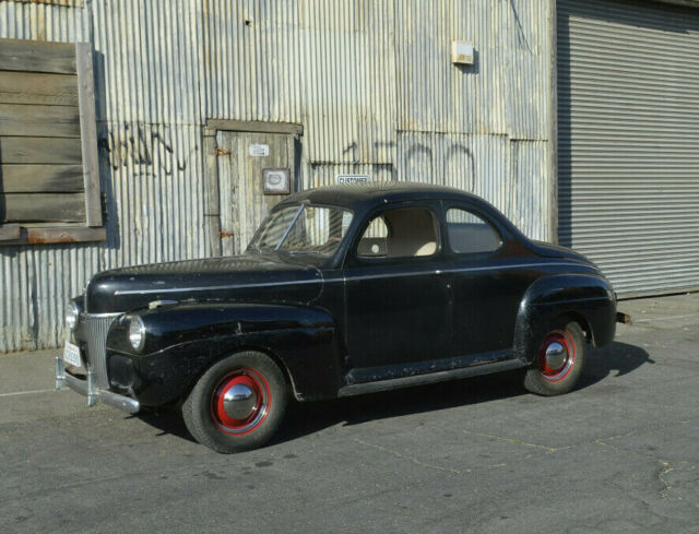 Ford DeLuxe 1941 image number 0