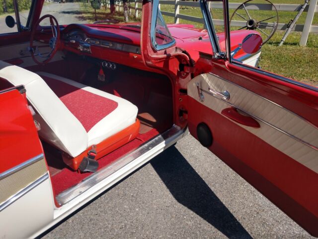 Ford Fairlane 1958 image number 16