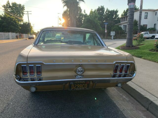 Ford Mustang 1968 image number 2