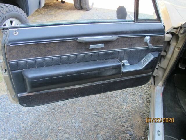 Pontiac Bonneville 1967 image number 13