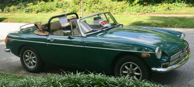MG MGB 1977 image number 1