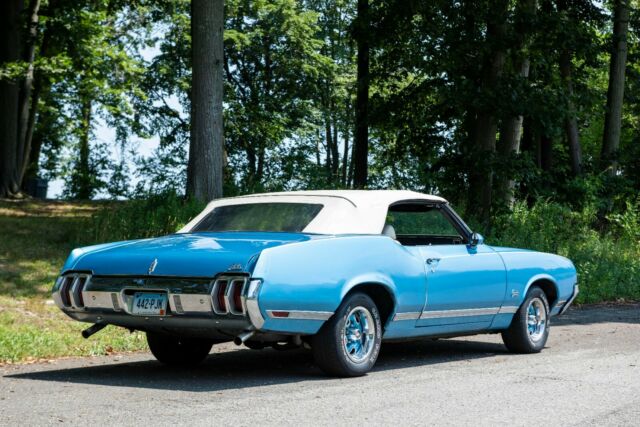 Oldsmobile Cutlass 1970 image number 25