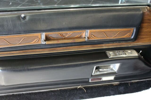 Cadillac Eldorado 1975 image number 10