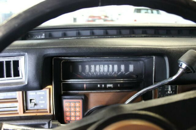 Cadillac Eldorado 1975 image number 31