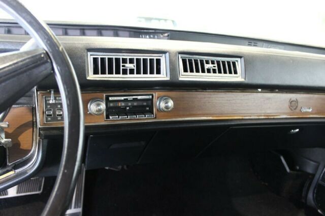Cadillac Eldorado 1975 image number 32