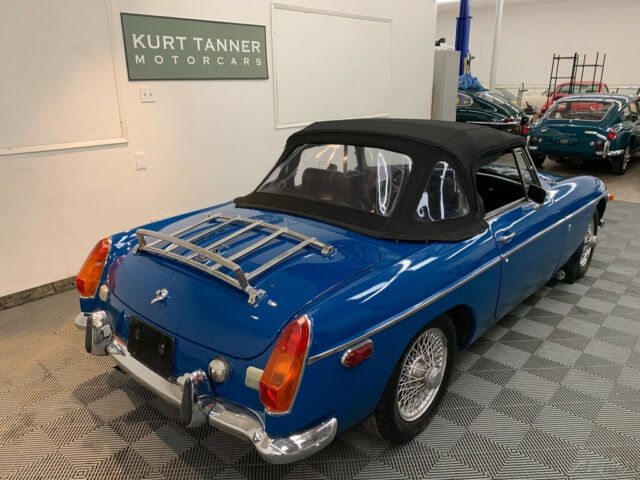 MG MGB 1972 image number 19