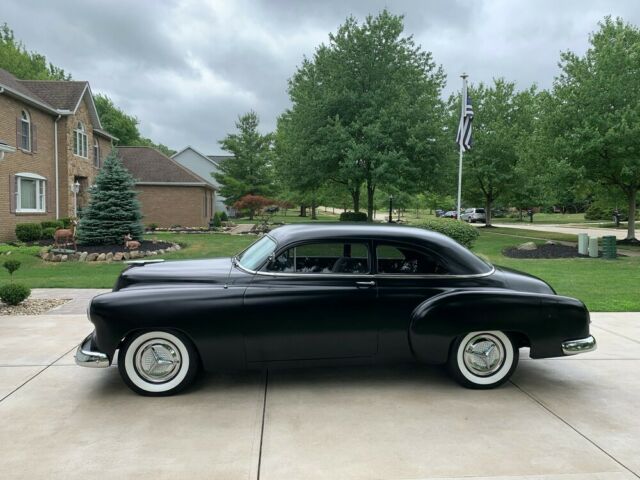 Chevrolet Fleetline 1951 image number 13