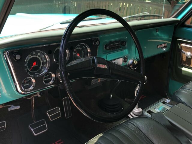 GMC Jimmy 1972 image number 15