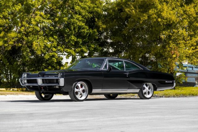 Pontiac Bonneville 1967 image number 26