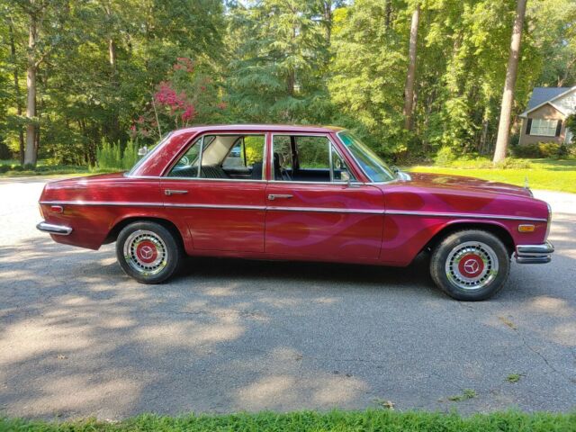Mercedes-Benz 250 1970 image number 0