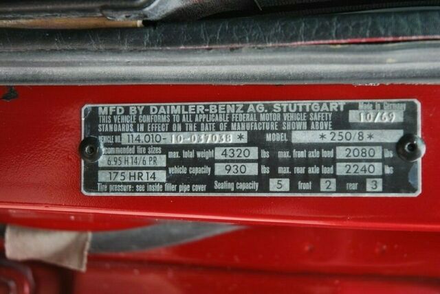 Mercedes-Benz 250 1970 image number 21