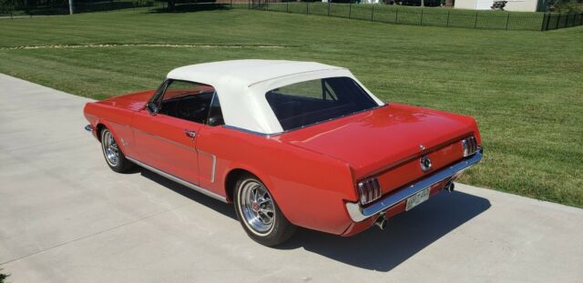 Ford Mustang 1965 image number 10