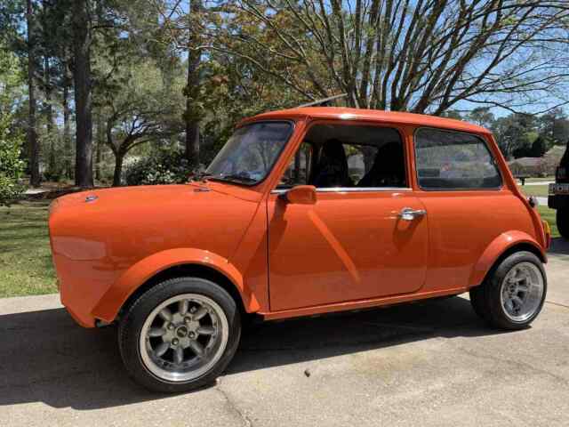 Austin Mini Clubman 1977 image number 2