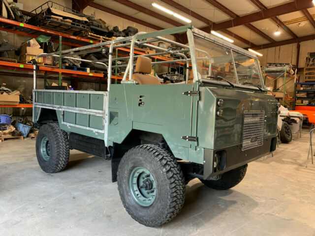 Land Rover Defender 1975 image number 27