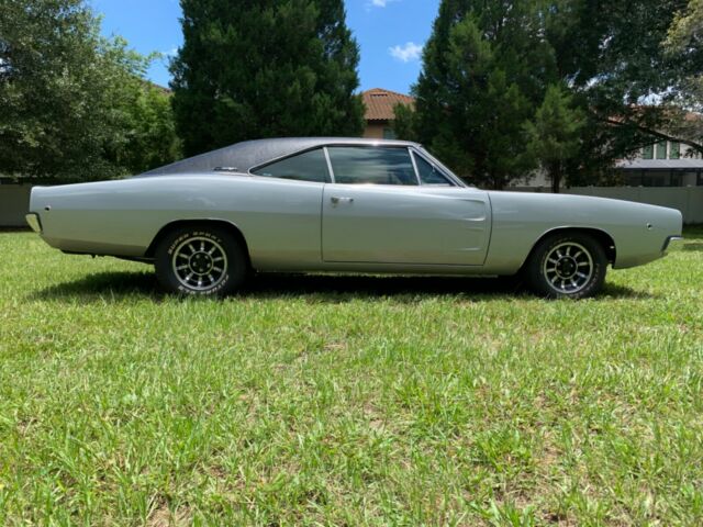 Dodge Charger 1968 image number 33