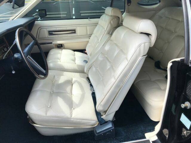 Lincoln Continental 1973 image number 27