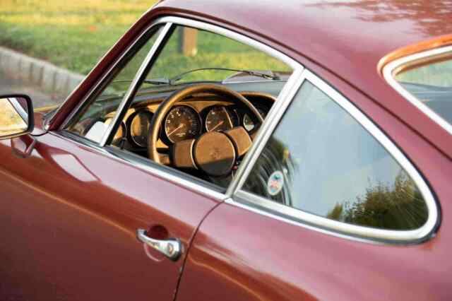 Porsche 911 S 1976 image number 7