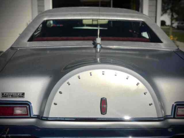 Lincoln Continental MK 4 1975 image number 17
