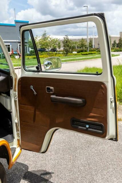 Volkswagen Westfalia Bus 1978 image number 43