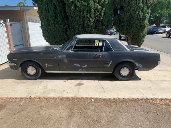 Ford Mustang 1966 image number 17