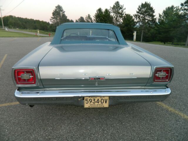 Ford Galaxie 1966 image number 3