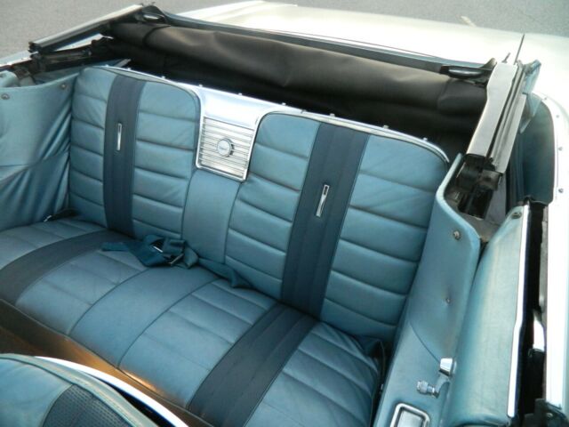 Ford Galaxie 1966 image number 37