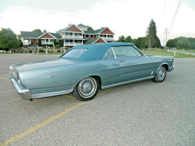 Ford Galaxie 1966 image number 4
