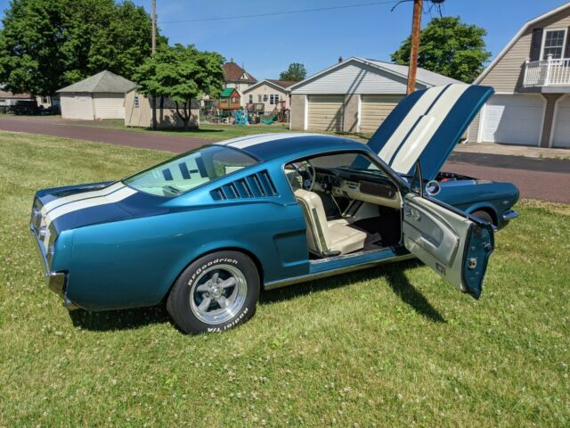 Ford Mustang 1965 image number 23