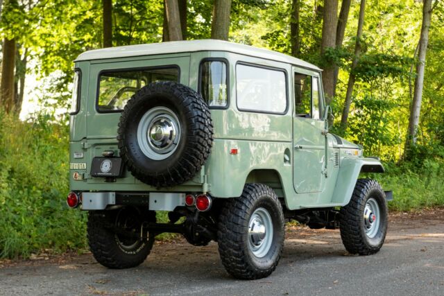 Toyota Land Cruiser 1970 image number 26