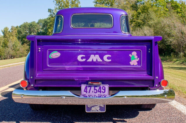 GMC 100 First-series Five-window 1955 image number 5