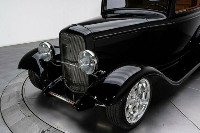 Ford 3-Window Coupe 1932 image number 11