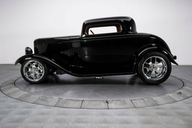Ford 3-Window Coupe 1932 image number 34