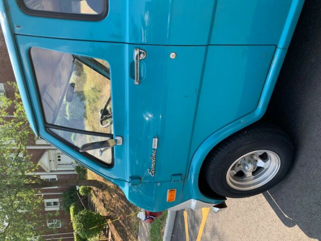 Ford E-Series Van 1970 image number 23