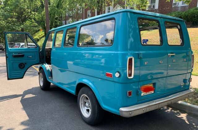 Ford E-Series Van 1970 image number 26