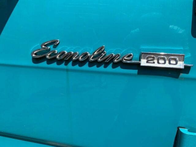 Ford E-Series Van 1970 image number 30