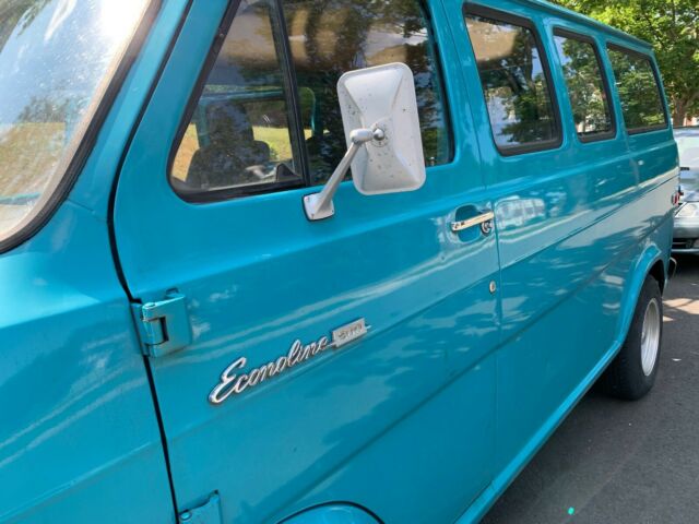 Ford E-Series Van 1970 image number 45