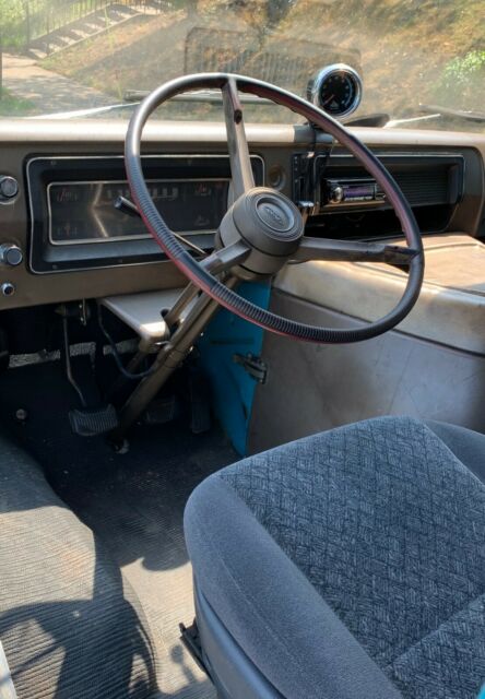 Ford E-Series Van 1970 image number 9