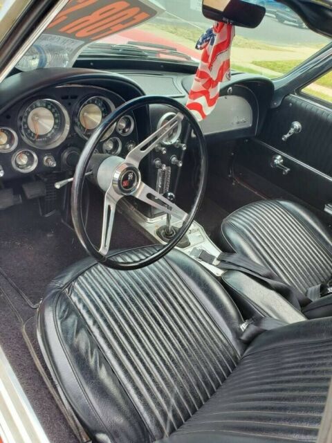 Chevrolet Corvette 1963 image number 15