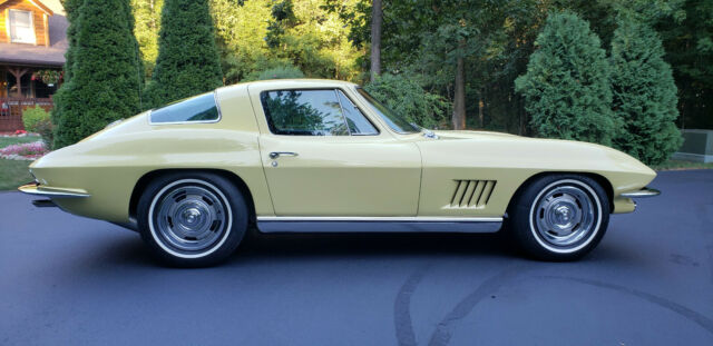 Chevrolet Corvette 1967 image number 25