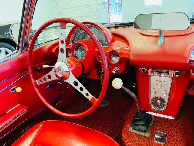 Chevrolet Corvette 1962 image number 10